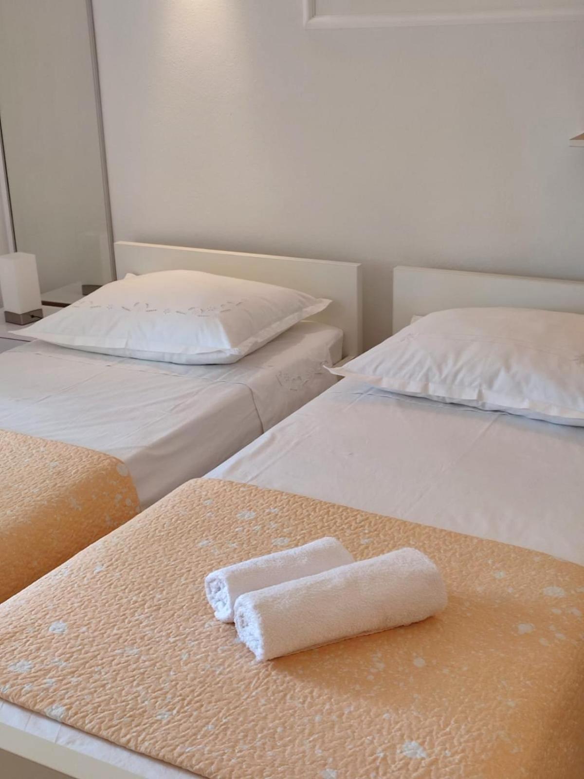 Petra Appartement Vodice Buitenkant foto